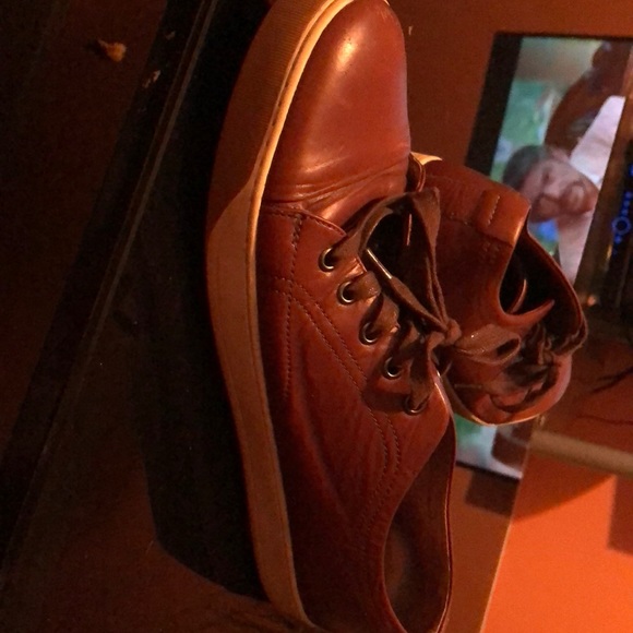 Shoes - Picture 2 of 7